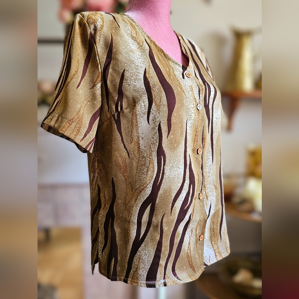 Vintage 80's Cotton Hills Button Down Shirt. 1980s Fashion. Size S.